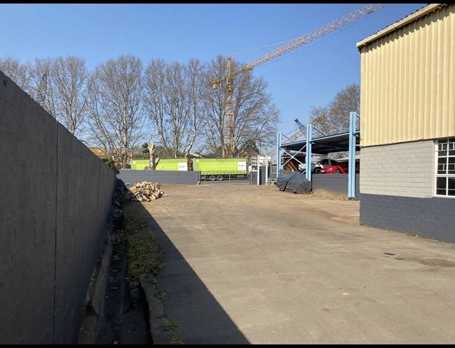261M² MINI FACTORY TO LET IN NEW GERMANY